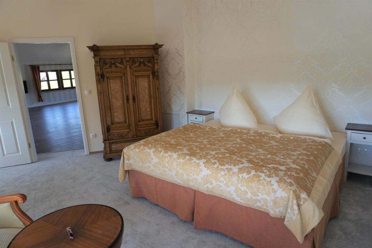 Hotel Schlossresidenz Heitzenhofen Duggendorf Eksteriør billede
