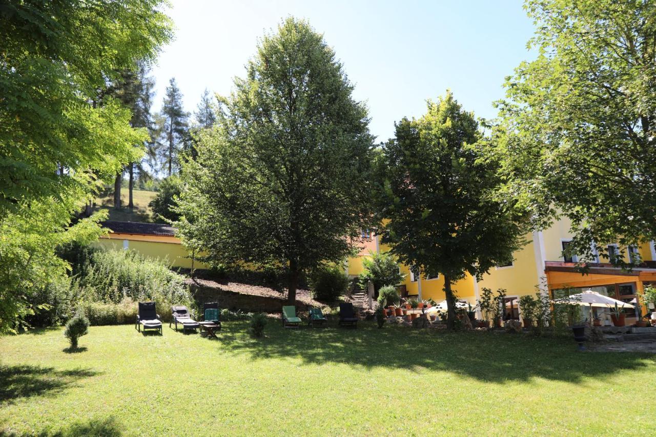 Hotel Schlossresidenz Heitzenhofen Duggendorf Eksteriør billede