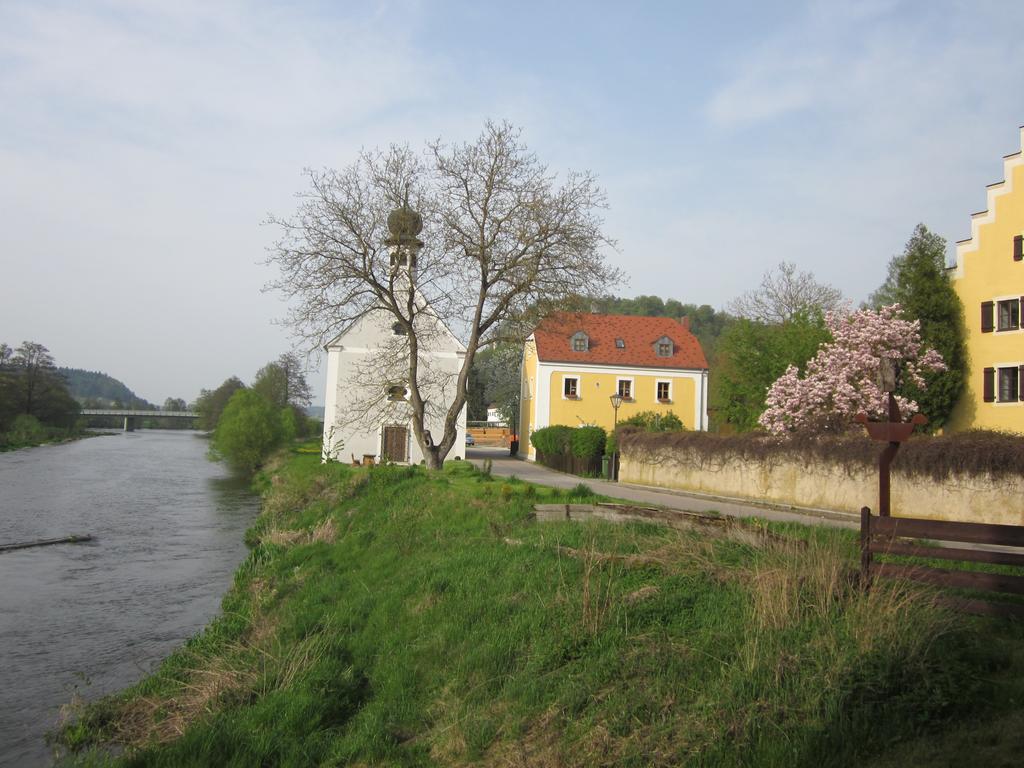 Hotel Schlossresidenz Heitzenhofen Duggendorf Eksteriør billede