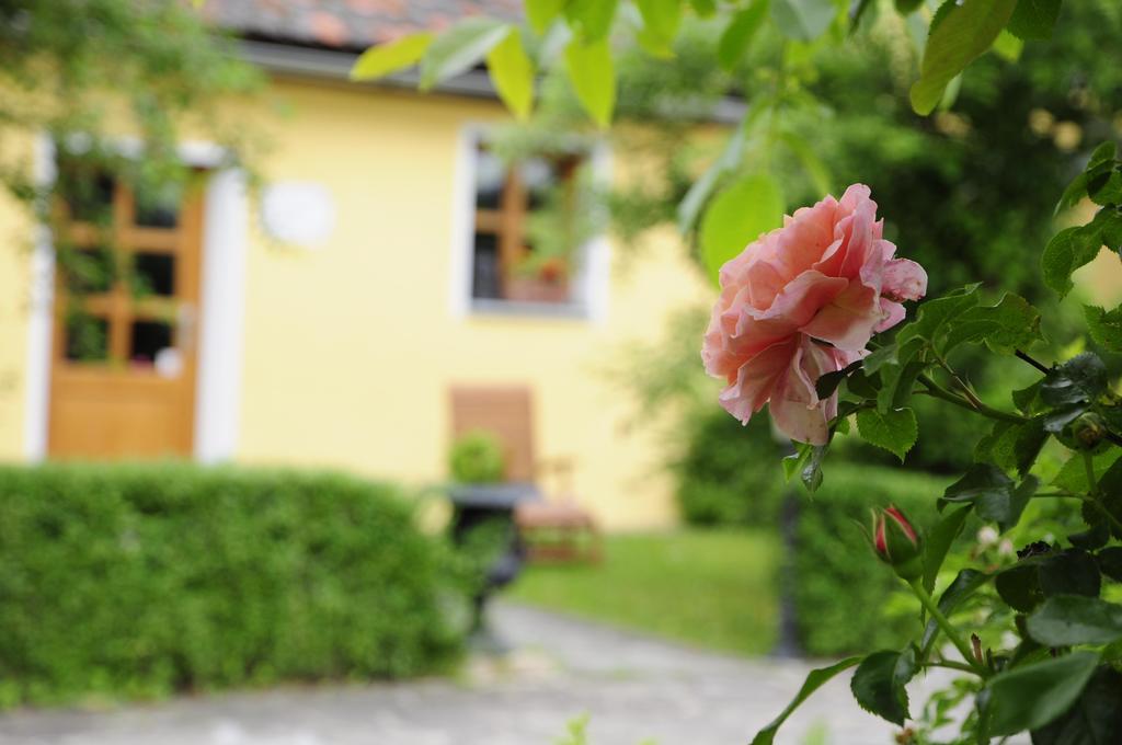 Hotel Schlossresidenz Heitzenhofen Duggendorf Eksteriør billede