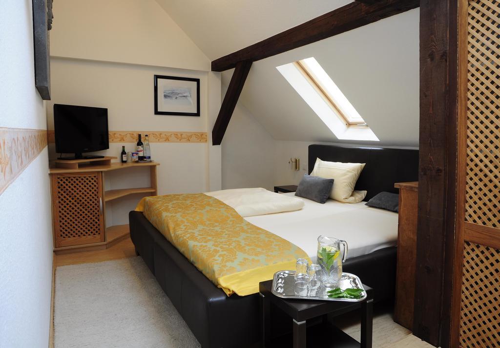 Hotel Schlossresidenz Heitzenhofen Duggendorf Eksteriør billede