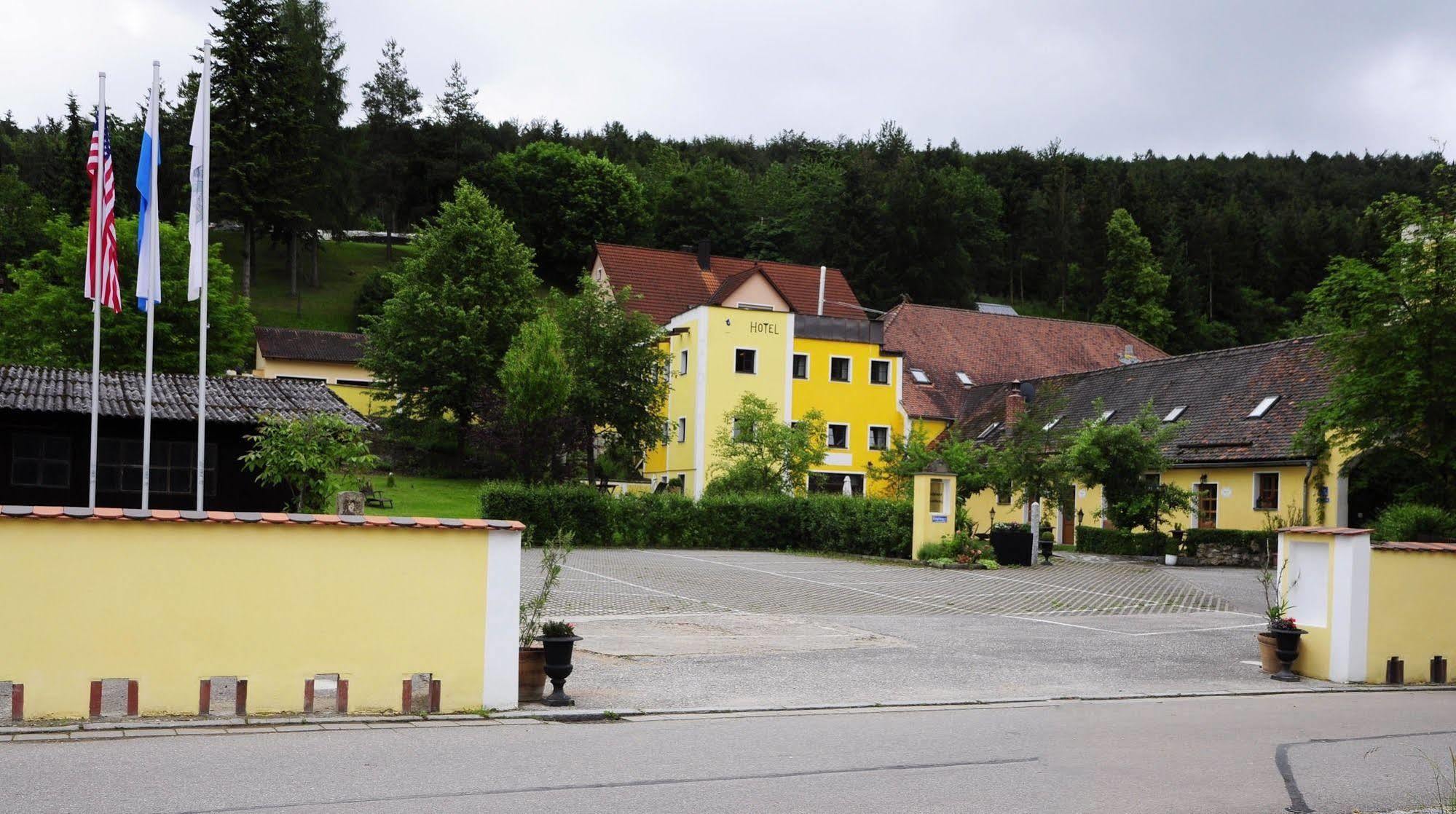 Hotel Schlossresidenz Heitzenhofen Duggendorf Eksteriør billede